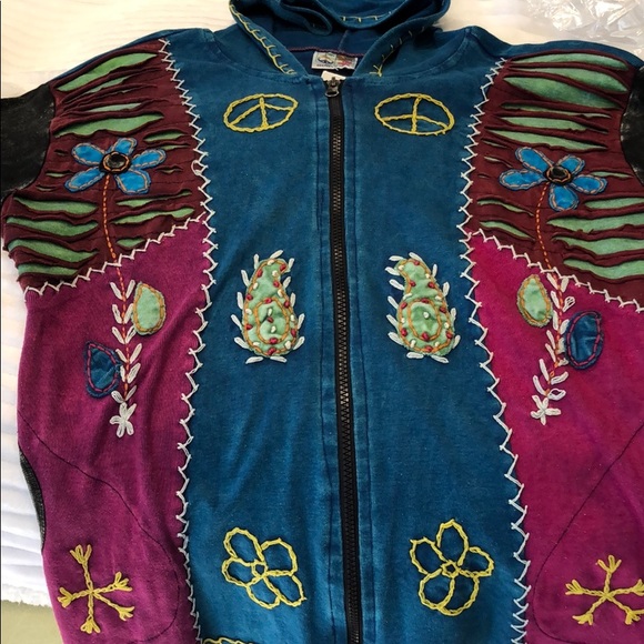 Casual Top - Picture 2 of 7